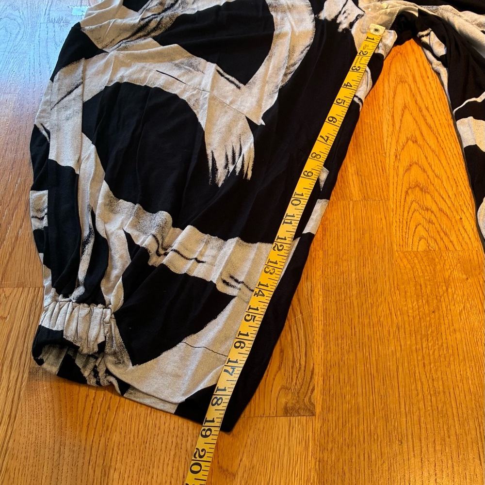 Stylish Black and White Cropped Pants - Picture 7 of 7